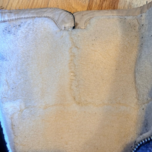 UGG Rosen Leather Riding Boots with Cream Sheepskin Lining - Picture 9 of 9